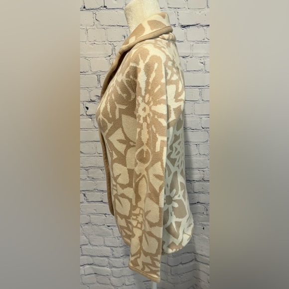 Isaac Mizrahi Live Floral Jacquard Sweater Blazer-Tan & Cream- 2 Button size XS - Picture 3 of 6